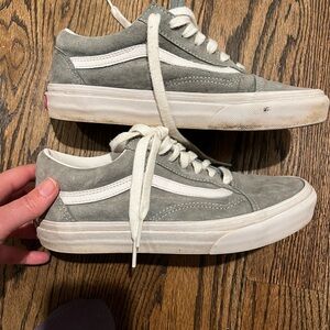 Vans women’s “old skool” sneakers. Women’s 7. Men’s 5.5. EUC